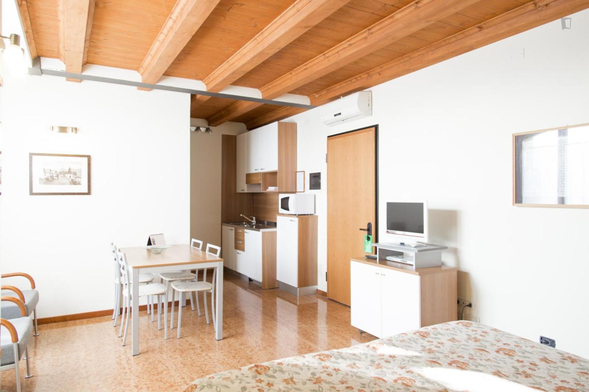 Residenza Carracci Aparthotel - Bologna — Photos 2